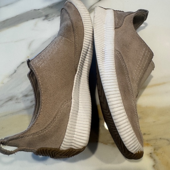 Sorel Waterproof Women's Out N about Plus Slip on  Tan Sneaker sz 7 - Picture 6 of 8